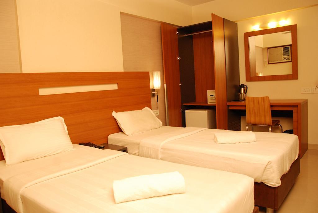 Hotel Tanish Residency Navi Mumbai Extérieur photo