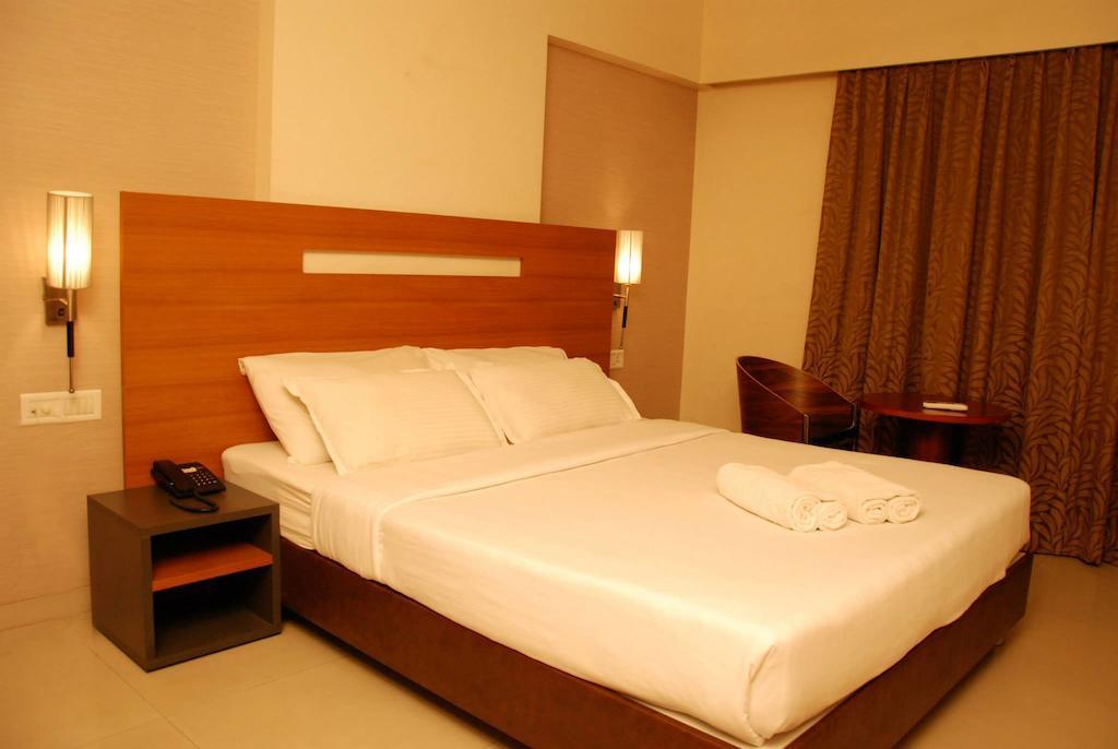 Hotel Tanish Residency Navi Mumbai Extérieur photo